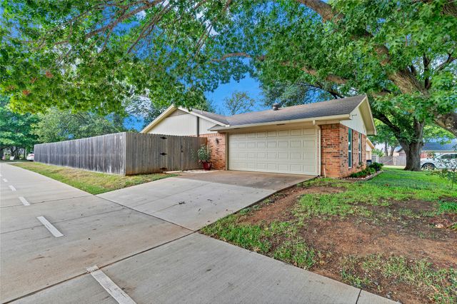 650 Tena Court, Burleson, TX 76028