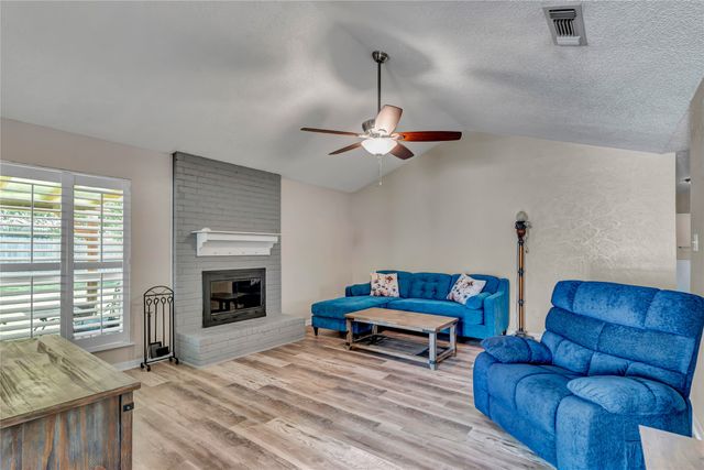 650 Tena Court, Burleson, TX 76028
