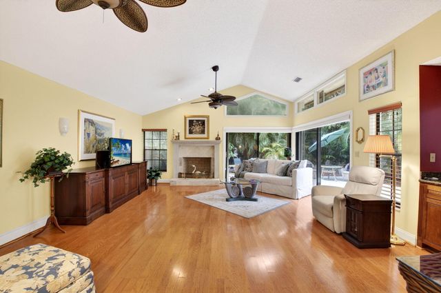 21700 Club Villa Terrace, Boca Raton, FL 33433