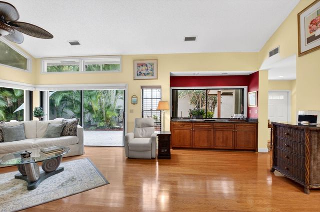 21700 Club Villa Terrace, Boca Raton, FL 33433