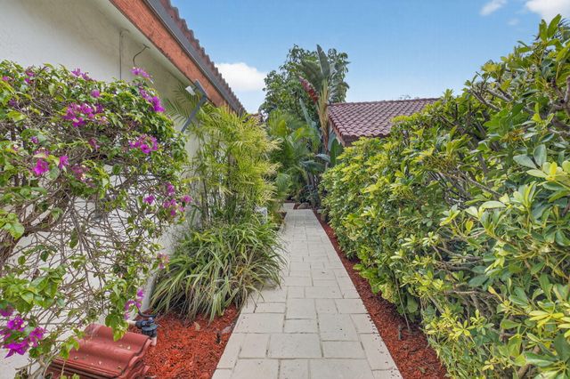 21700 Club Villa Terrace, Boca Raton, FL 33433