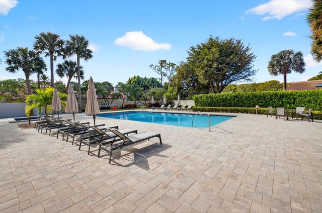 21700 Club Villa Terrace, Boca Raton, FL 33433