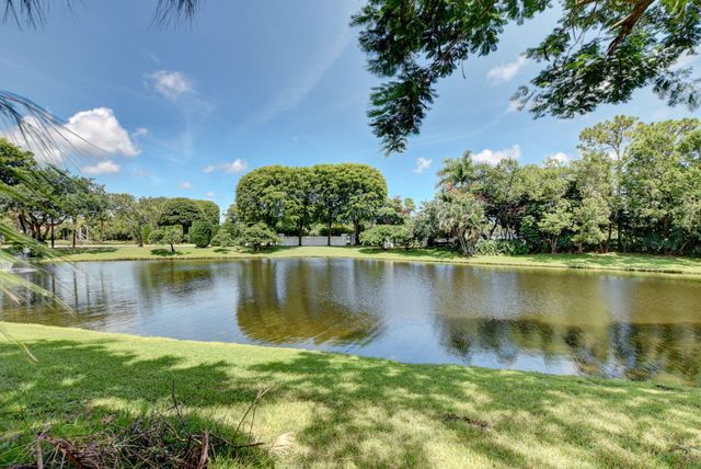 21700 Club Villa Terrace, Boca Raton, FL 33433