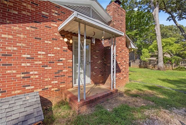 6132 Arden Drive, Clemmons, NC 27012