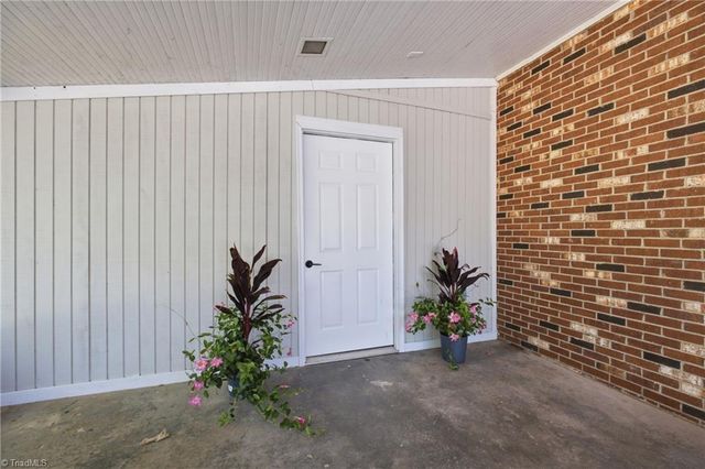 6132 Arden Drive, Clemmons, NC 27012