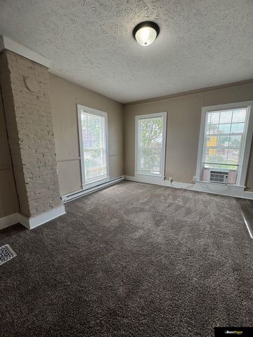 1049 Park Avenue, Omaha, NE 68105
