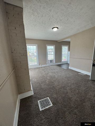 1049 Park Avenue, Omaha, NE 68105