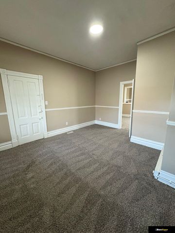 1049 Park Avenue, Omaha, NE 68105