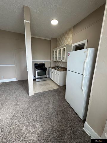 1049 Park Avenue, Omaha, NE 68105