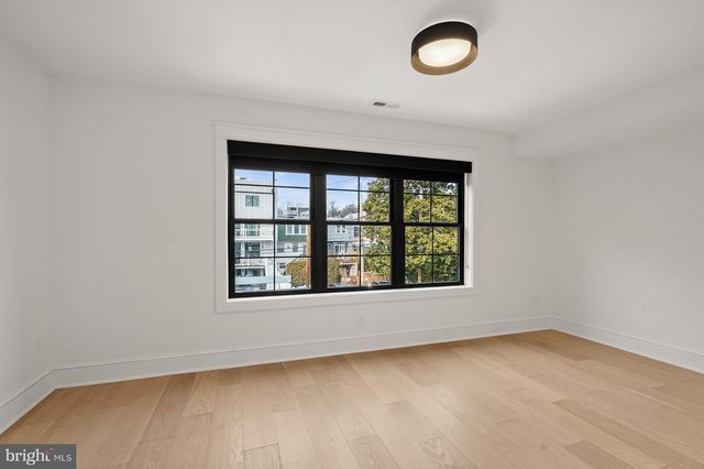 3719 R ST NW, Washington, DC 20007