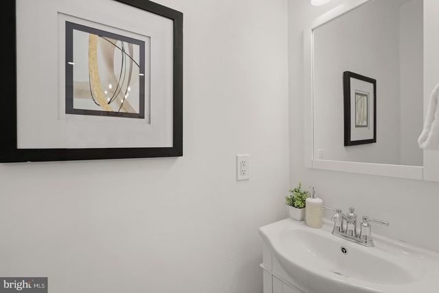 3719 R ST NW, Washington, DC 20007