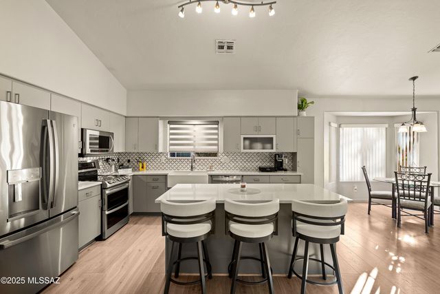 4523 N Little Rock Drive, Tucson, AZ 85750