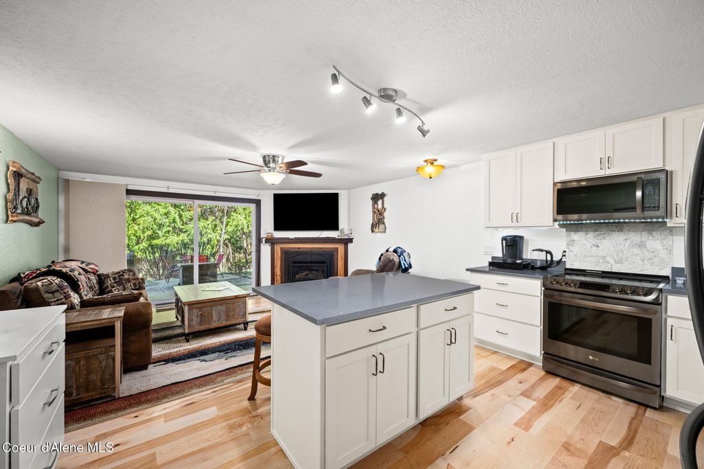 5421 W Fairway LN, UNIT 23, Rathdrum, ID 83858