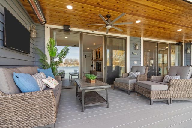 298 W Park DRIVE, Twin Lakes, WI 53181