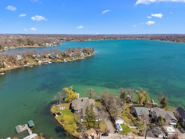 298 W Park DRIVE, Twin Lakes, WI 53181