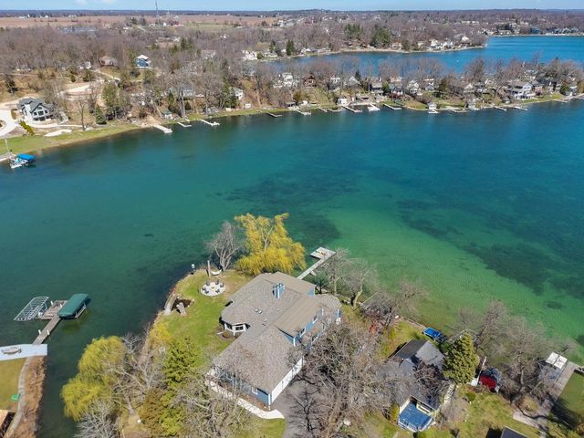 298 W Park DRIVE, Twin Lakes, WI 53181
