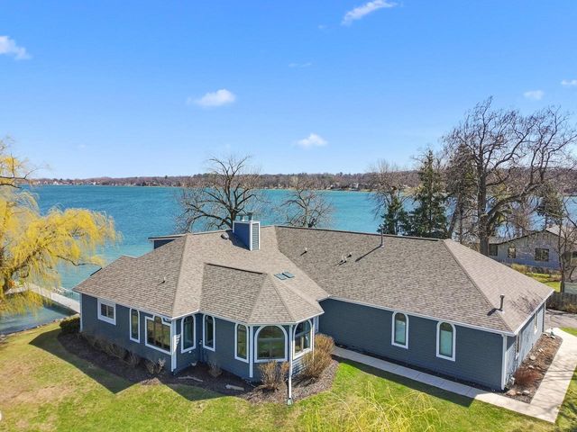 298 W Park DRIVE, Twin Lakes, WI 53181