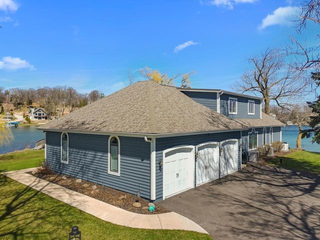 298 W Park DRIVE, Twin Lakes, WI 53181