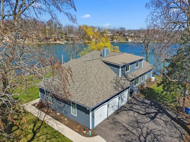 298 W Park DRIVE, Twin Lakes, WI 53181