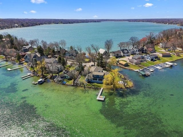 298 W Park DRIVE, Twin Lakes, WI 53181