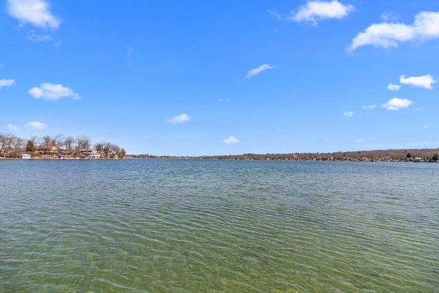 298 W Park DRIVE, Twin Lakes, WI 53181