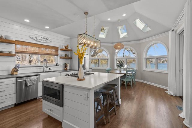 298 W Park DRIVE, Twin Lakes, WI 53181