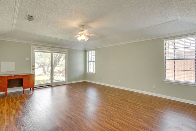 4031 Fairway Drive, De Cordova, TX 76049