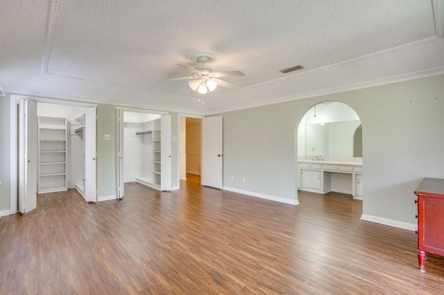 4031 Fairway Drive, De Cordova, TX 76049