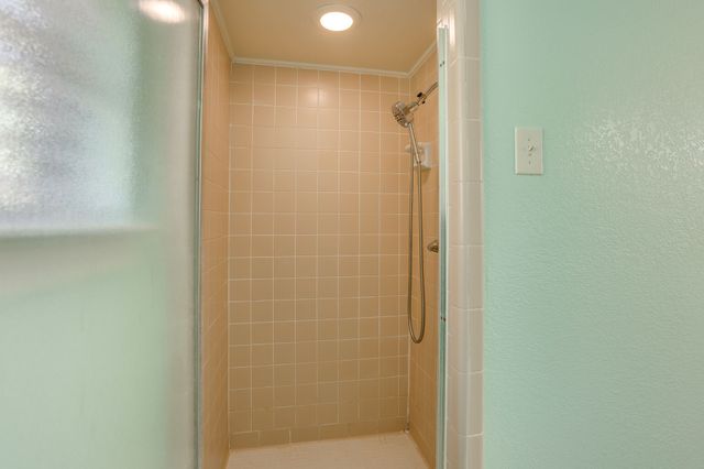 4031 Fairway Drive, De Cordova, TX 76049