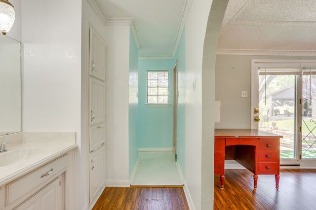 4031 Fairway Drive, De Cordova, TX 76049