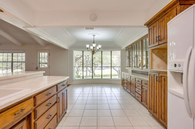 4031 Fairway Drive, De Cordova, TX 76049