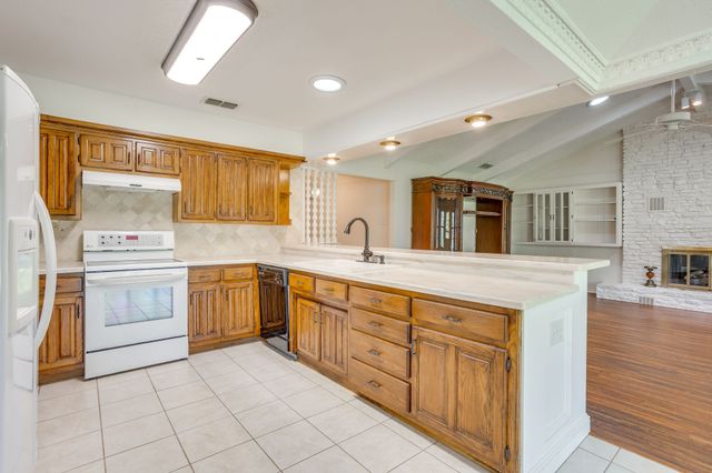 4031 Fairway Drive, De Cordova, TX 76049