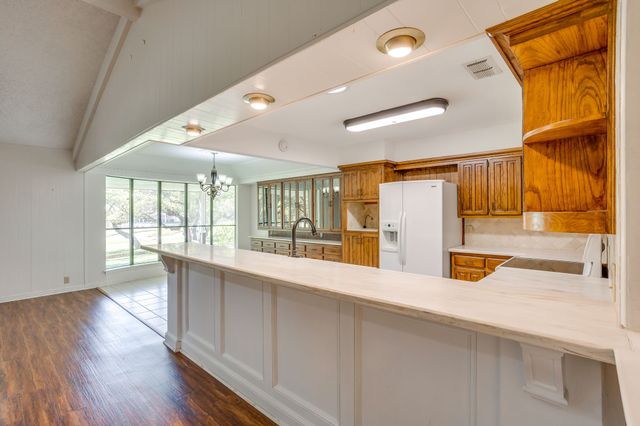 4031 Fairway Drive, De Cordova, TX 76049