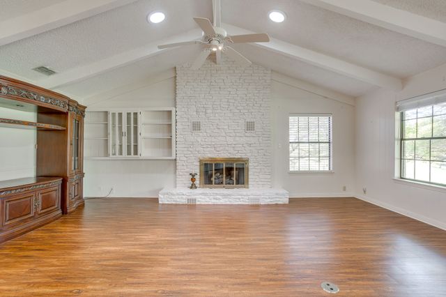 4031 Fairway Drive, De Cordova, TX 76049