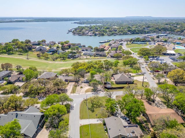 4031 Fairway Drive, De Cordova, TX 76049