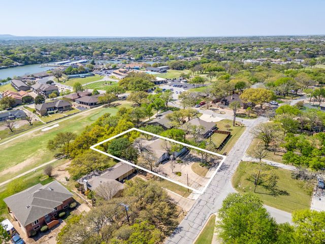 4031 Fairway Drive, De Cordova, TX 76049