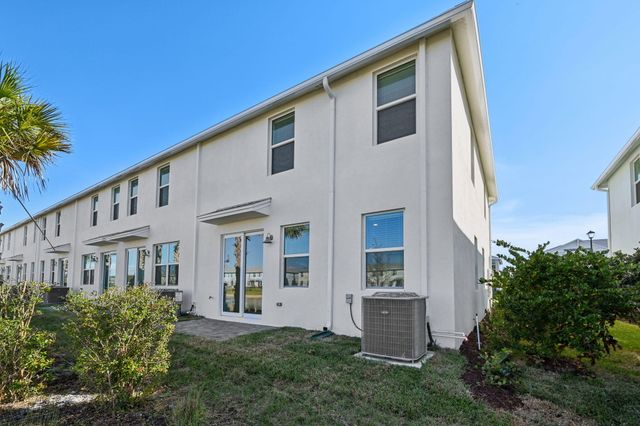 575 Salisbury Circle, Fort Pierce, FL 34982