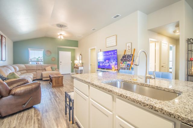 13709 Avenue Q, Lubbock, TX 79423