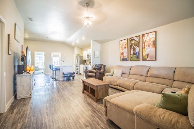 13709 Avenue Q, Lubbock, TX 79423