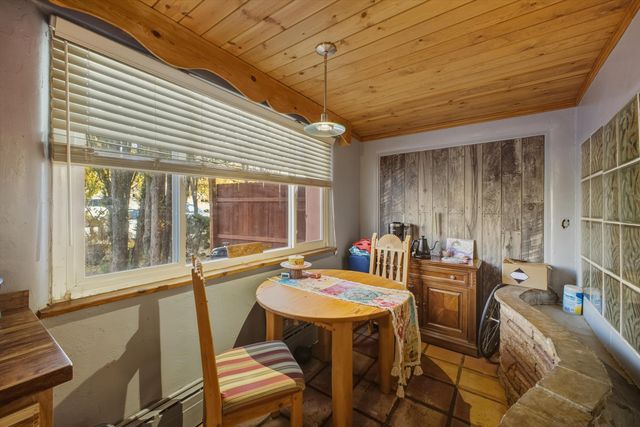 24 Matisse Road NE, Albuquerque, NM 87123