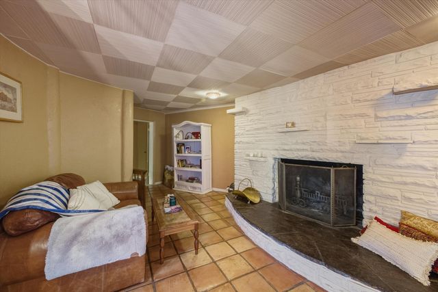 24 Matisse Road NE, Albuquerque, NM 87123