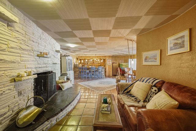 24 Matisse Road NE, Albuquerque, NM 87123