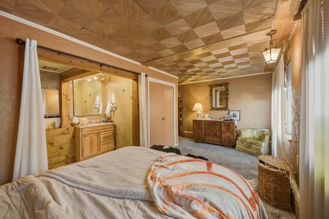 24 Matisse Road NE, Albuquerque, NM 87123