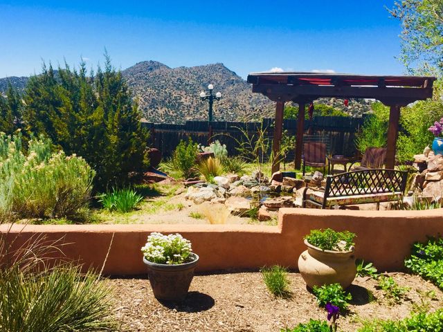 24 Matisse Road NE, Albuquerque, NM 87123