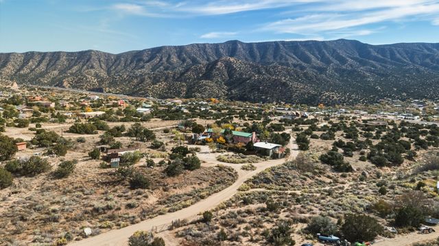 24 Matisse Road NE, Albuquerque, NM 87123