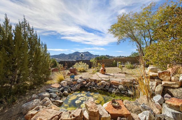 24 Matisse Road NE, Albuquerque, NM 87123