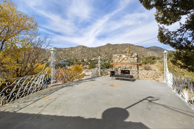 24 Matisse Road NE, Albuquerque, NM 87123