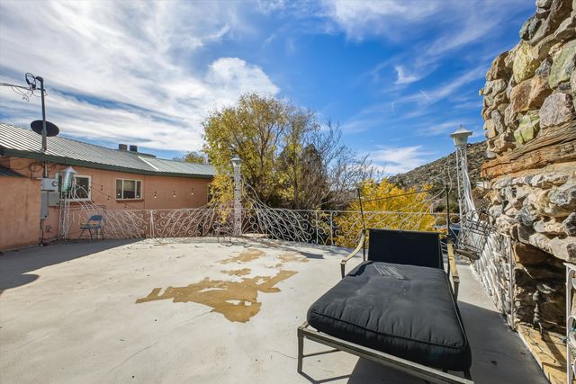 24 Matisse Road NE, Albuquerque, NM 87123