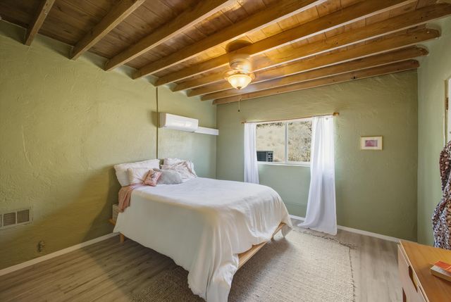 24 Matisse Road NE, Albuquerque, NM 87123