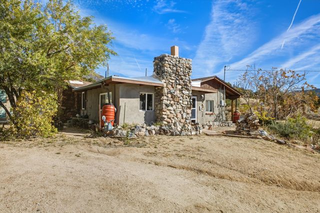 24 Matisse Road NE, Albuquerque, NM 87123